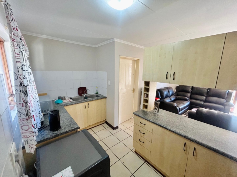 2 Bedroom Property for Sale in Langenhovenpark Free State